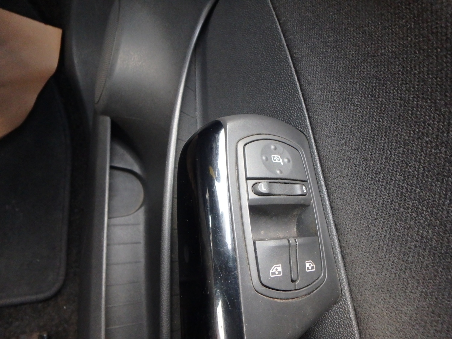 Used Vauxhall Corsa 2013 for sale - 76340035: Photo 24