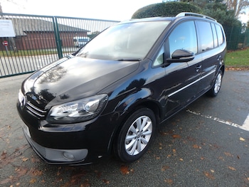Used Volkswagen Touran 2012 for sale - 76554350: Photo