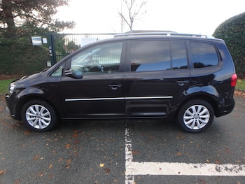 Used Volkswagen Touran 2012 for sale - 76554350: Photo