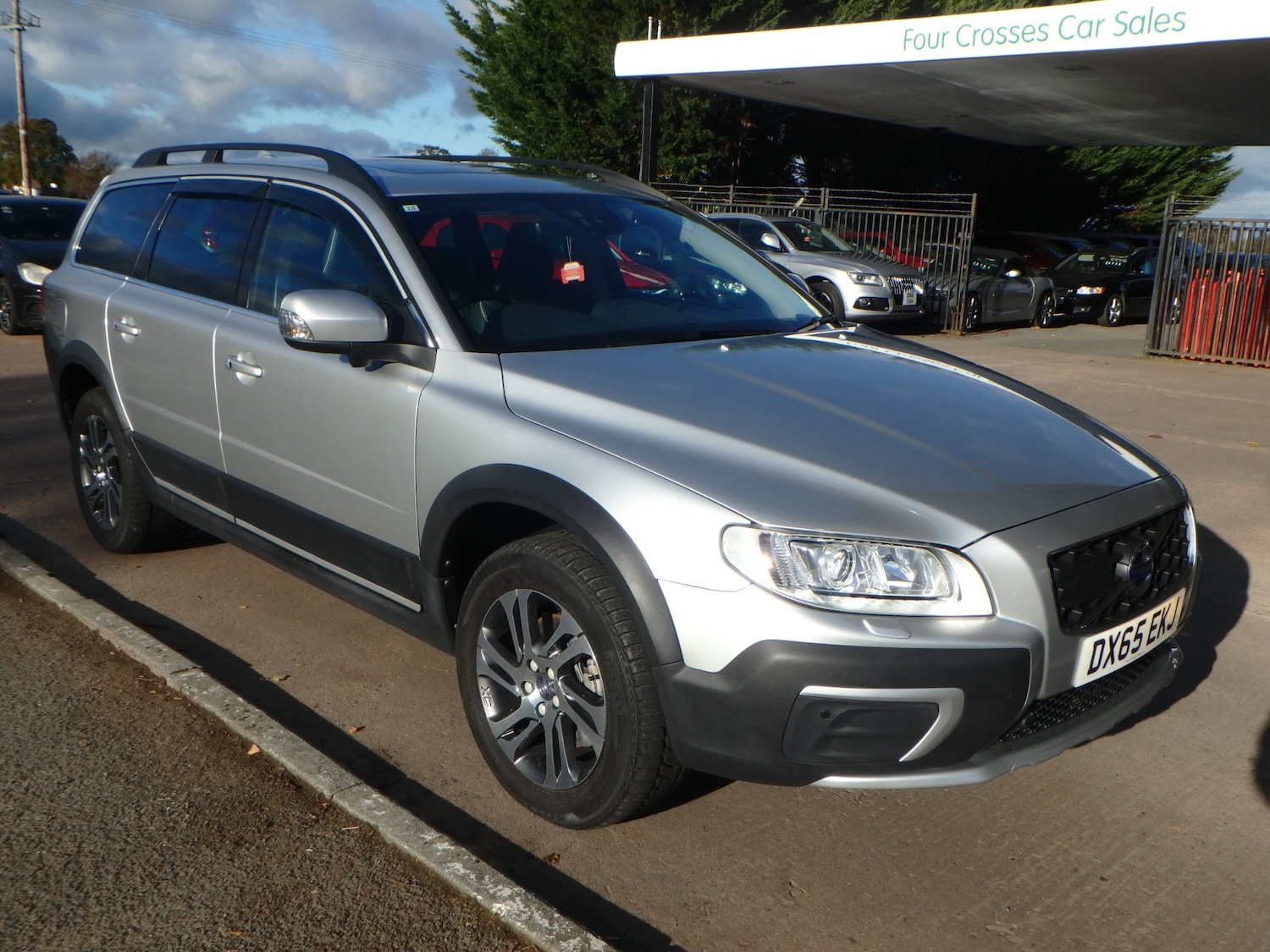 Used Volvo XC70 2015 for sale - 76577535: Photo 1