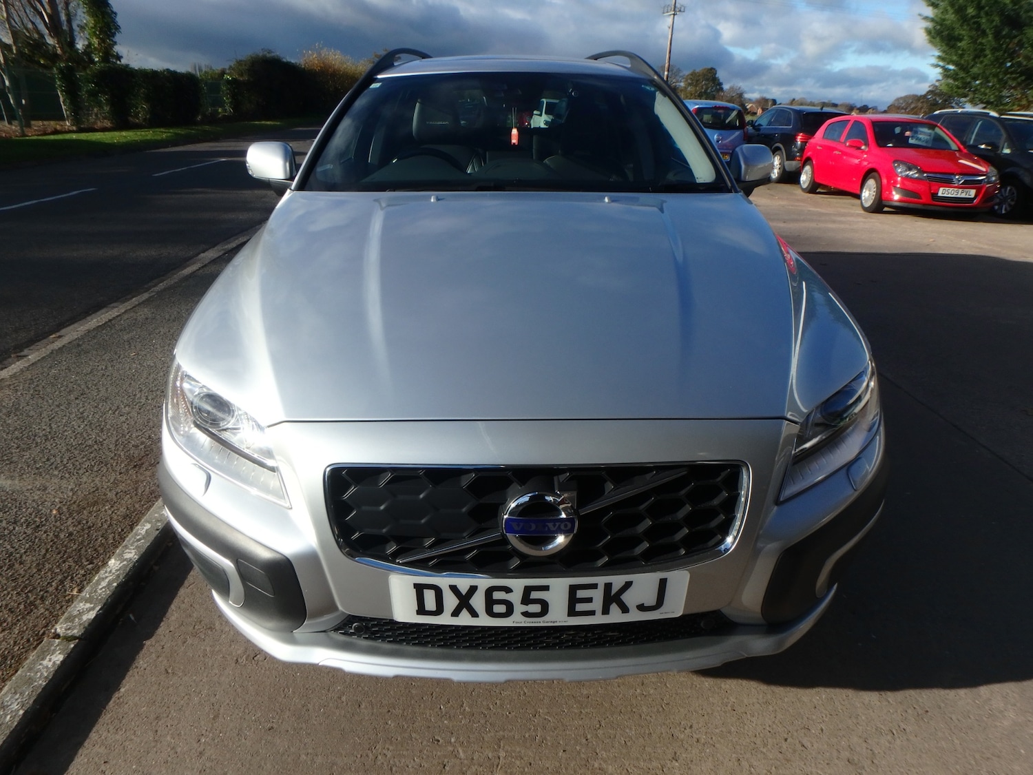 Used Volvo XC70 2015 for sale - 76577535: Photo 2