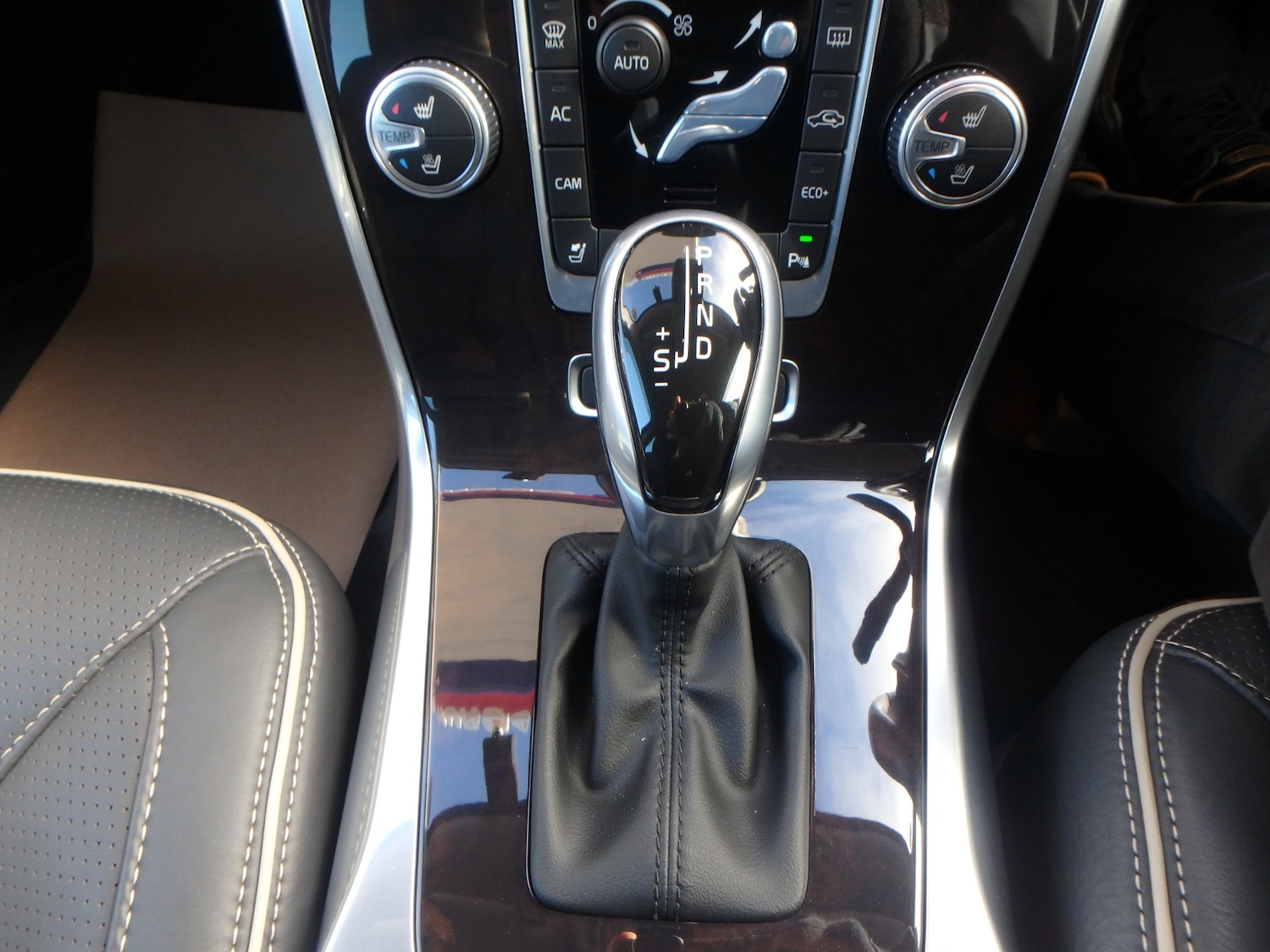 Used Volvo XC70 2015 for sale - 76577535: Photo 28