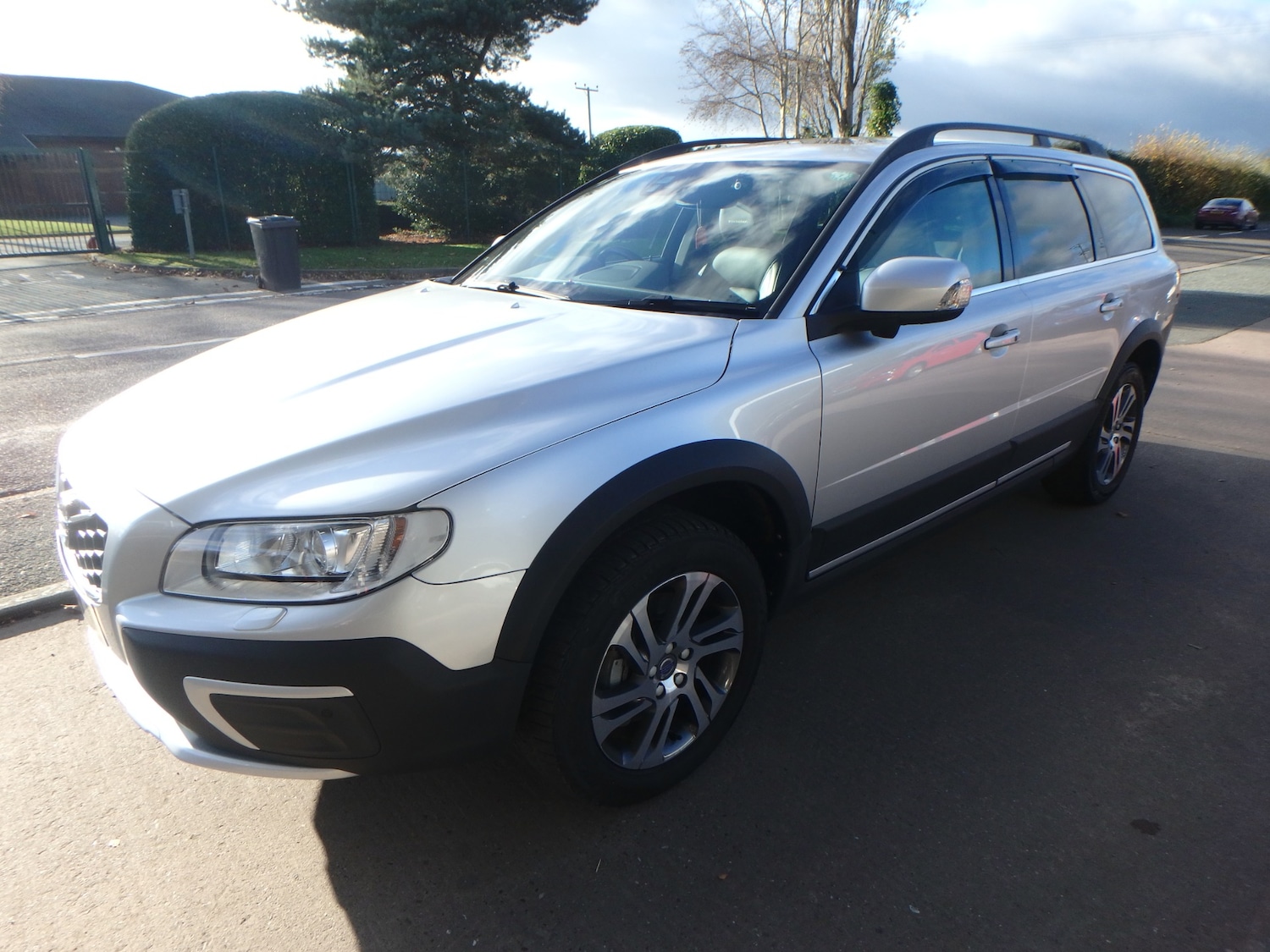 Used Volvo XC70 2015 for sale - 76577535: Photo 3