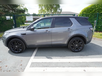 Used Land Rover Discovery Sport 2015 for sale - 78929335: Photo