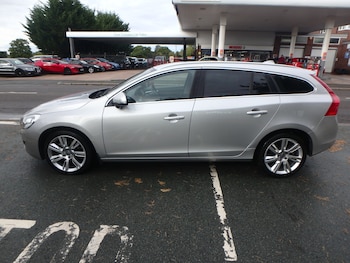 Used Volvo V60 2012 for sale - 75715600: Photo