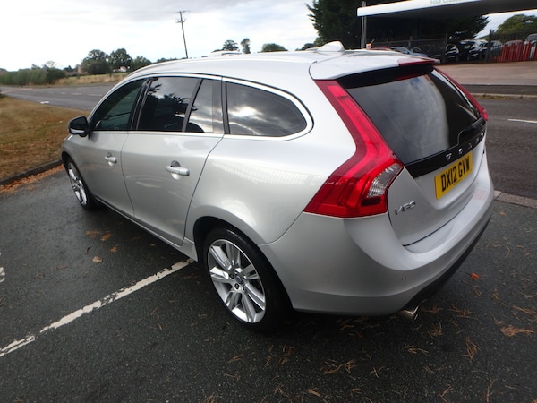 Used Volvo V60 2025 for sale - 75715600: Photo 5