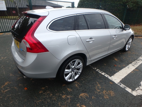 Used Volvo V60 2025 for sale - 75715600: Photo 7