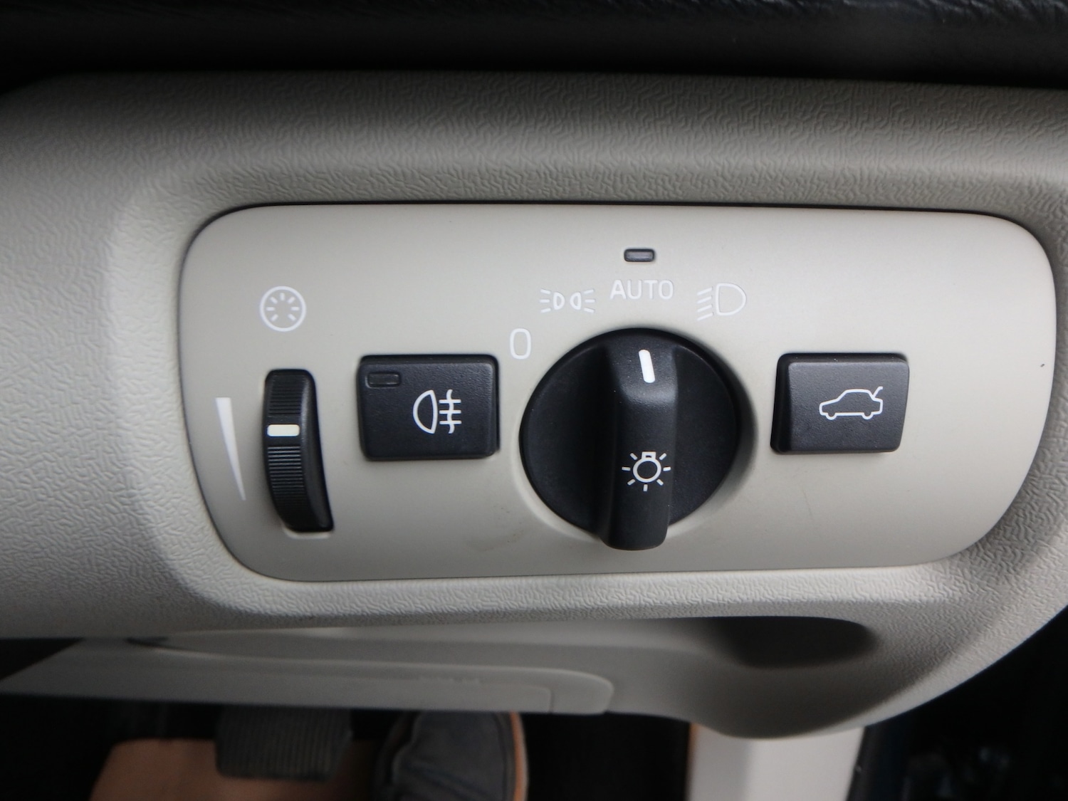 Used Volvo V40 2025 for sale - 76274892: Photo 23