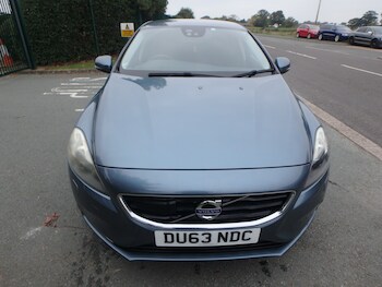 Used Volvo V40 2025 for sale - 76274892: Photo 2
