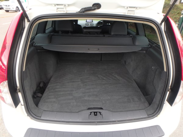 Used Volvo V50 2012 for sale - 76219343: Photo 10