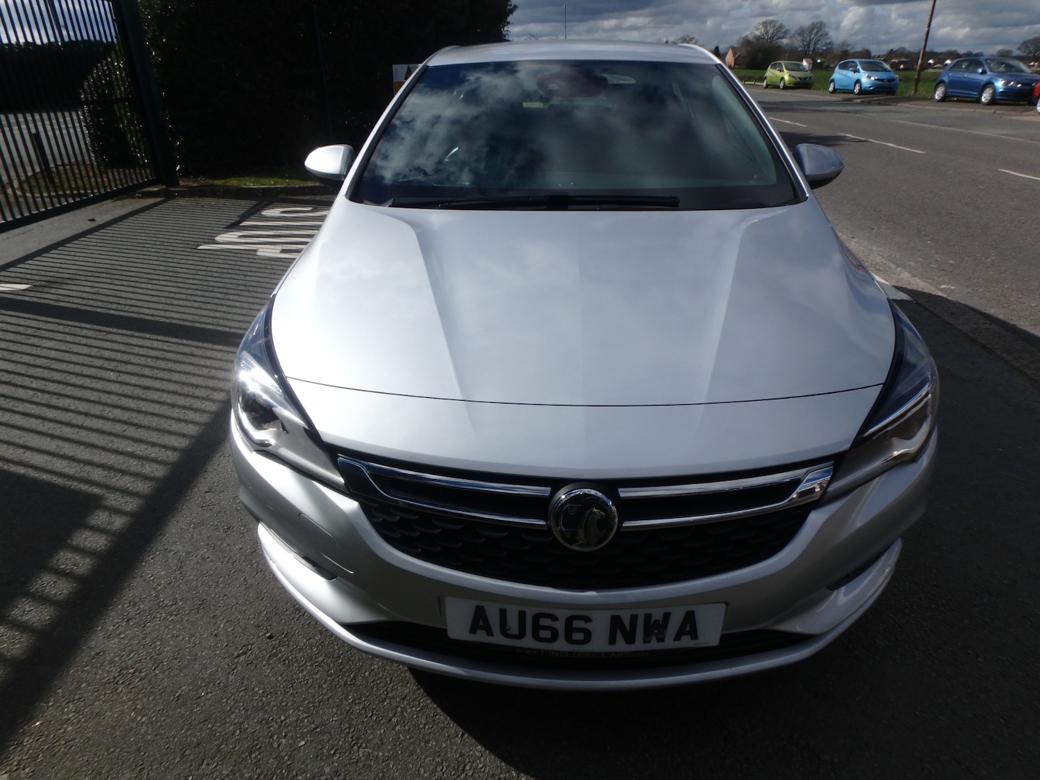 Used Vauxhall Astra 2016 for sale - 78078284: Photo 2