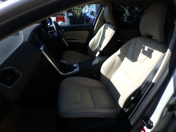 Used Volvo V60 2025 for sale - 76037485: Photo 12