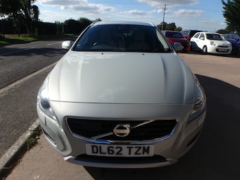Used Volvo V60 2025 for sale - 76037485: Photo 2