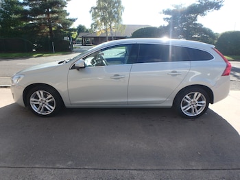 Used Volvo V60 2025 for sale - 76037485: Photo 4