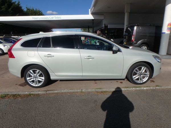 Used Volvo V60 2025 for sale - 76037485: Photo 8