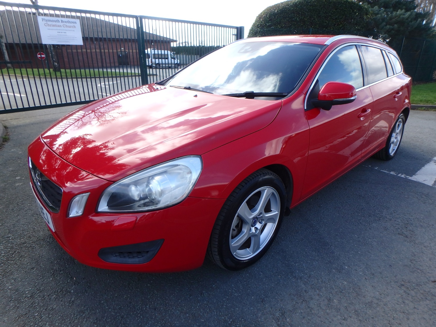 Used Volvo V60 2013 for sale - 77830326: Photo 3