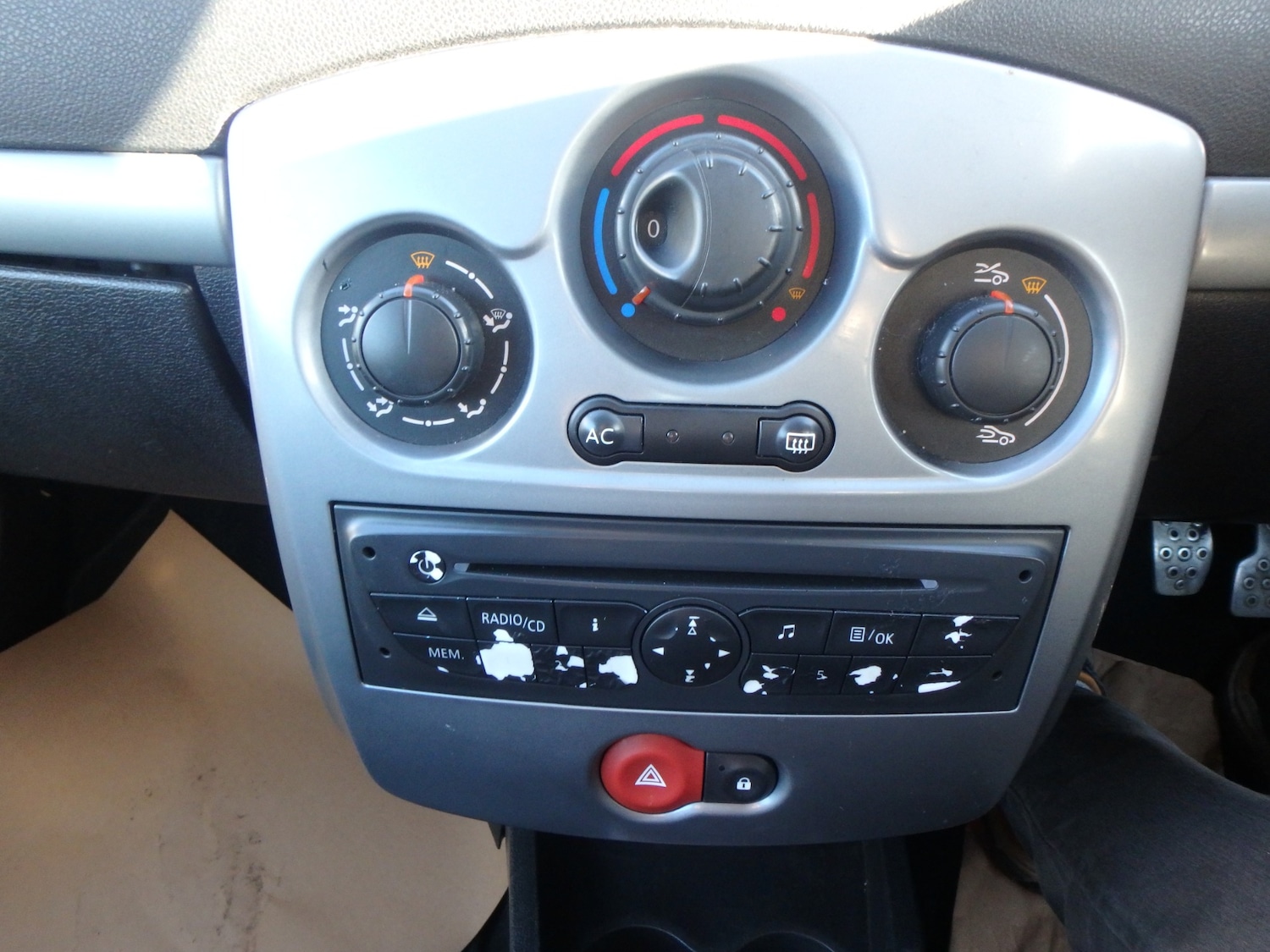 Used Renault Clio 2009 for sale - 77650245: Photo 19