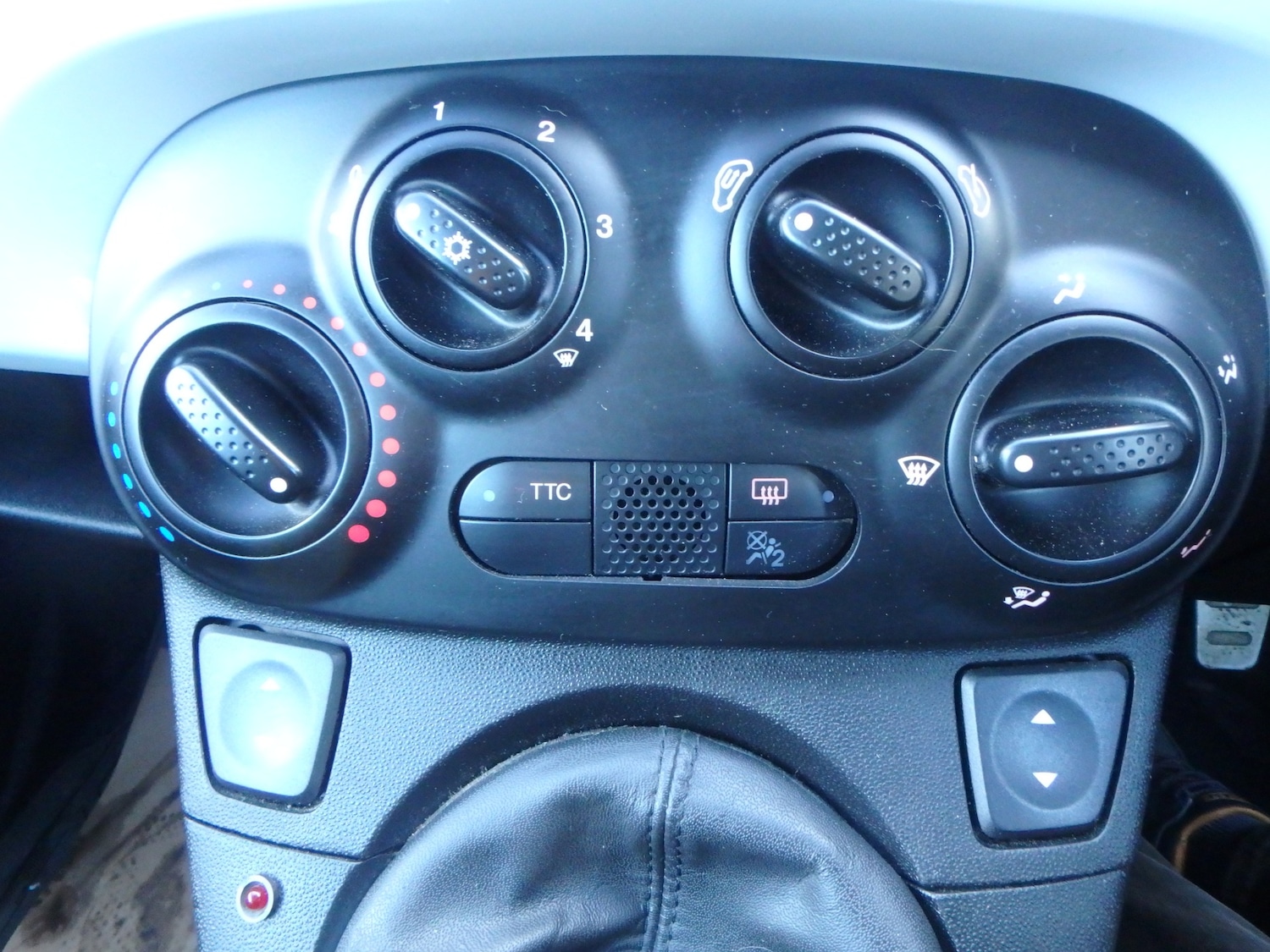 Used Abarth 500 2015 for sale - 76565405: Photo 17