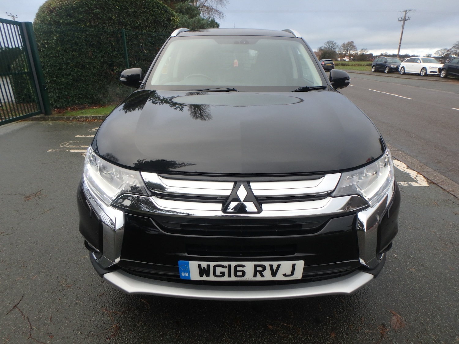 Used Mitsubishi Outlander 2016 for sale - 76918726: Photo 2