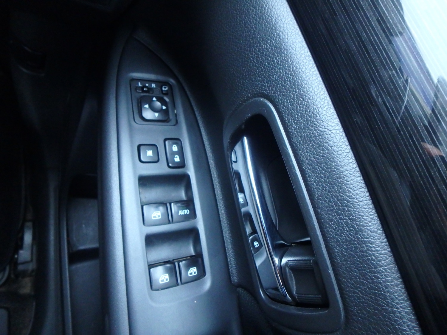 Used Mitsubishi Outlander 2016 for sale - 76918726: Photo 28