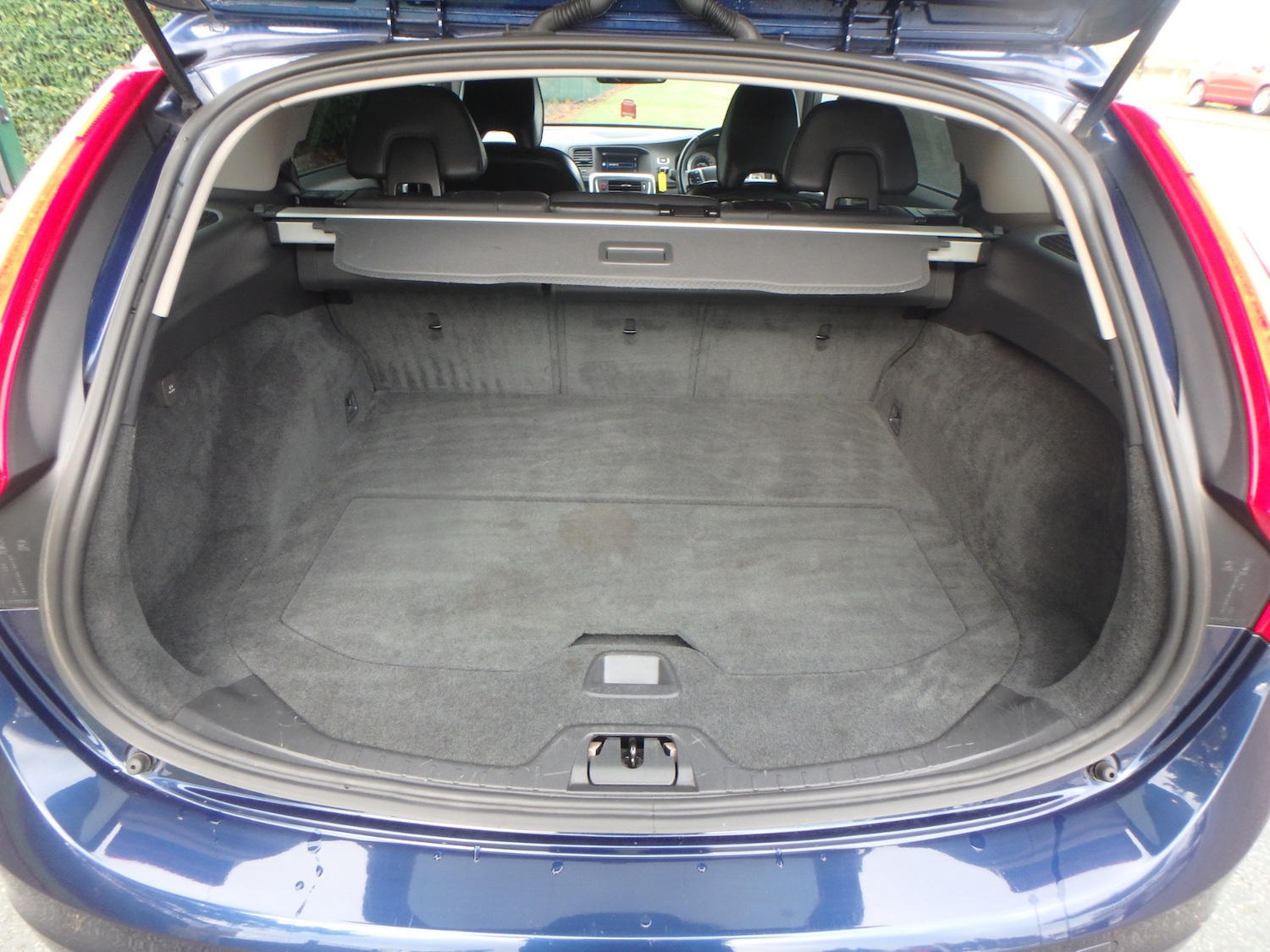 Used Volvo V60 2012 for sale - 76320485: Photo 10