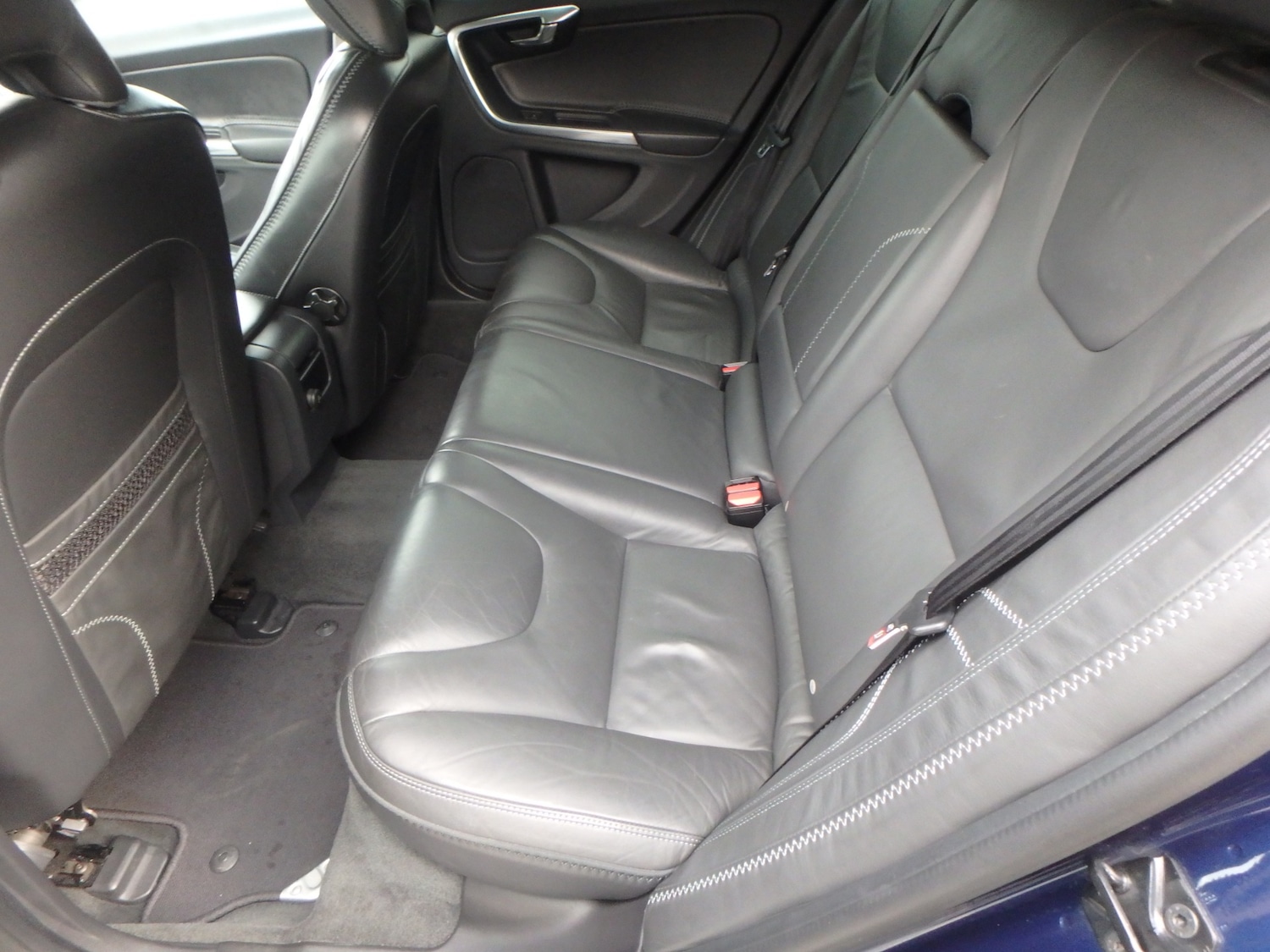 Used Volvo V60 2012 for sale - 76320485: Photo 11