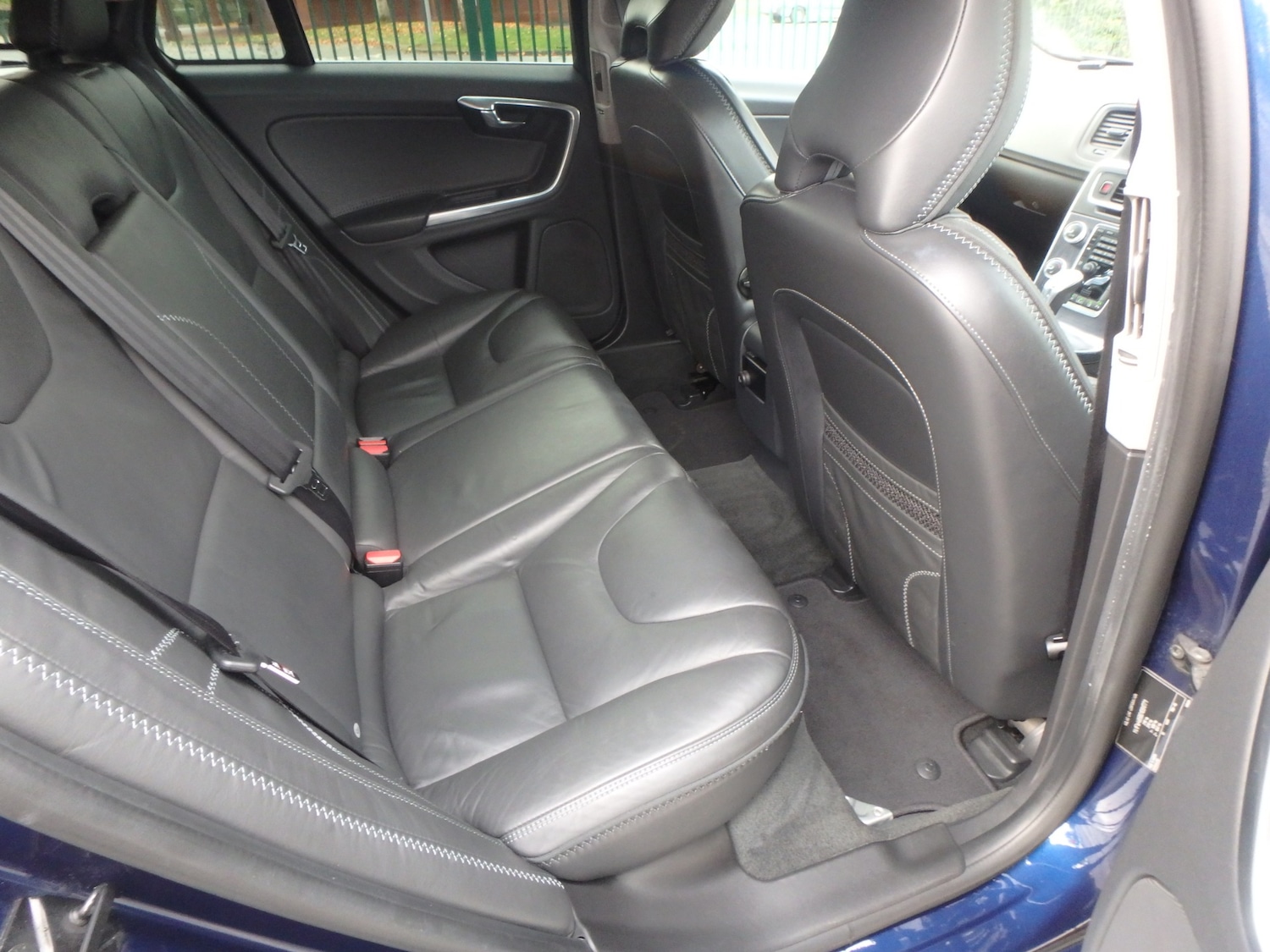 Used Volvo V60 2012 for sale - 76320485: Photo 13