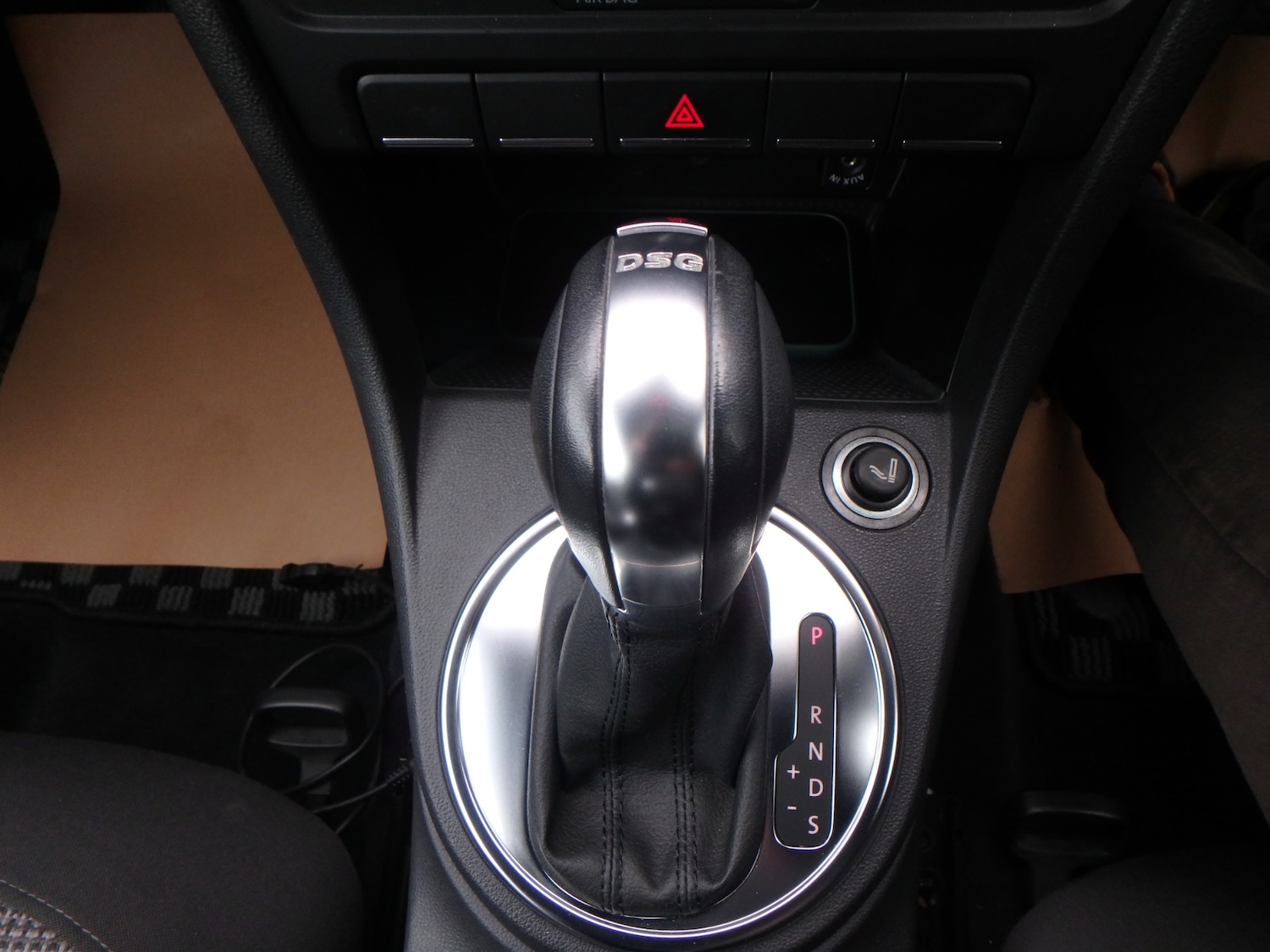 Used Volkswagen Beetle 2012 for sale - 77732341: Photo 24