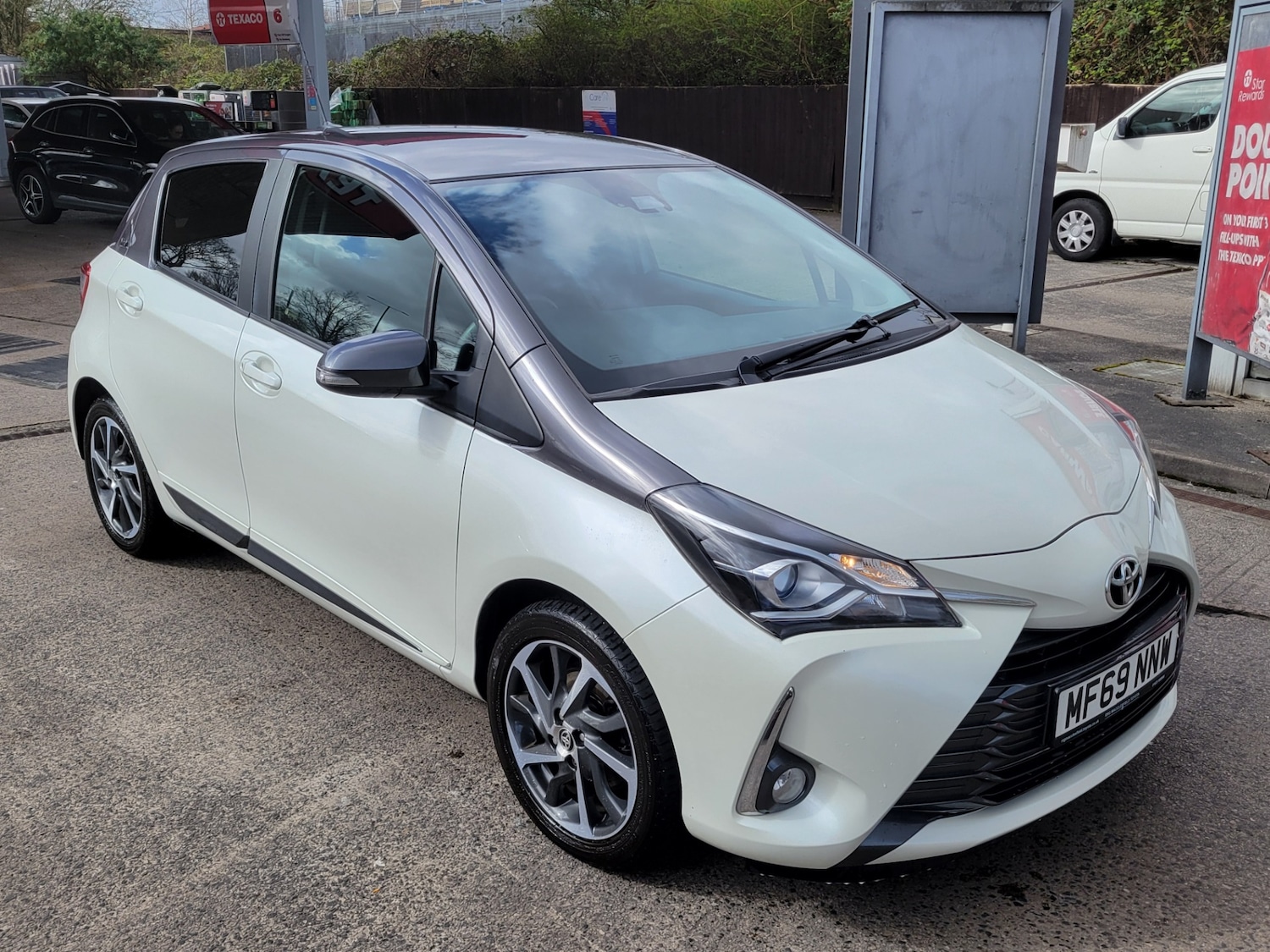 Used Toyota Yaris 2019 for sale - 78027485: Photo 2