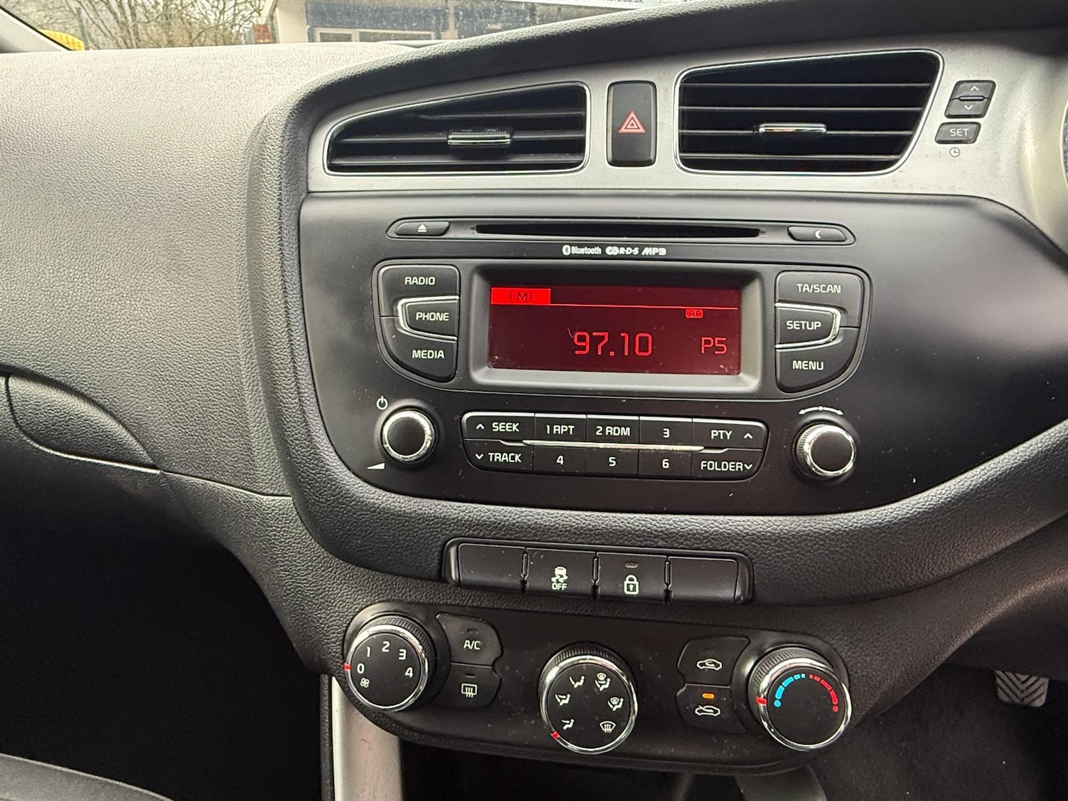 Used Kia Ceed 2013 for sale - 77991891: Photo 17