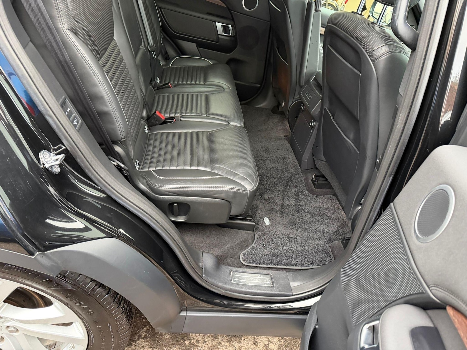 Used Land Rover Discovery 2019 for sale - 77425891: Photo 28