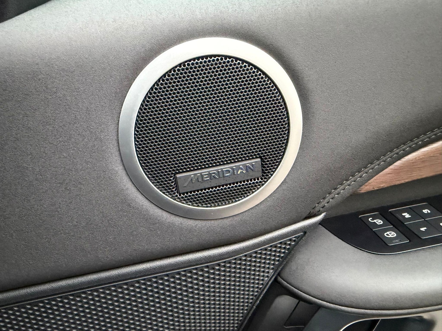 Used Land Rover Discovery 2019 for sale - 77425891: Photo 33