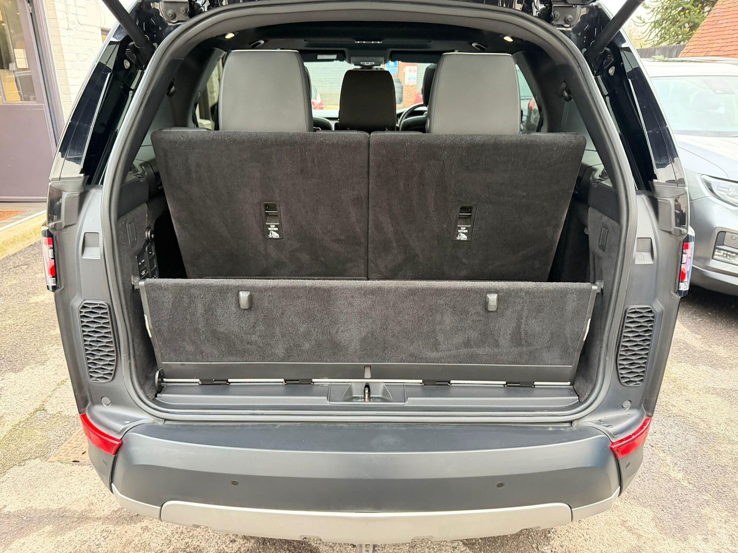 Used Land Rover Discovery 2019 for sale - 77425891: Photo 51