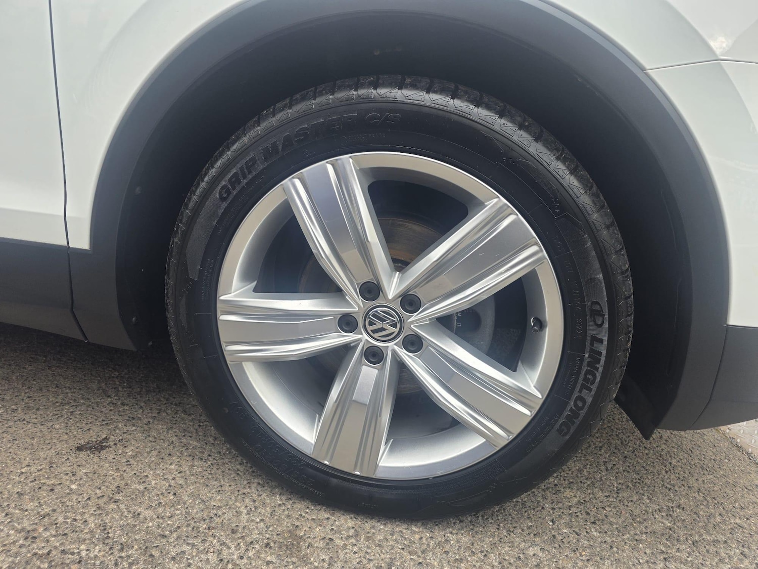 Used Volkswagen Tiguan 2020 for sale - 76136644: Photo 40