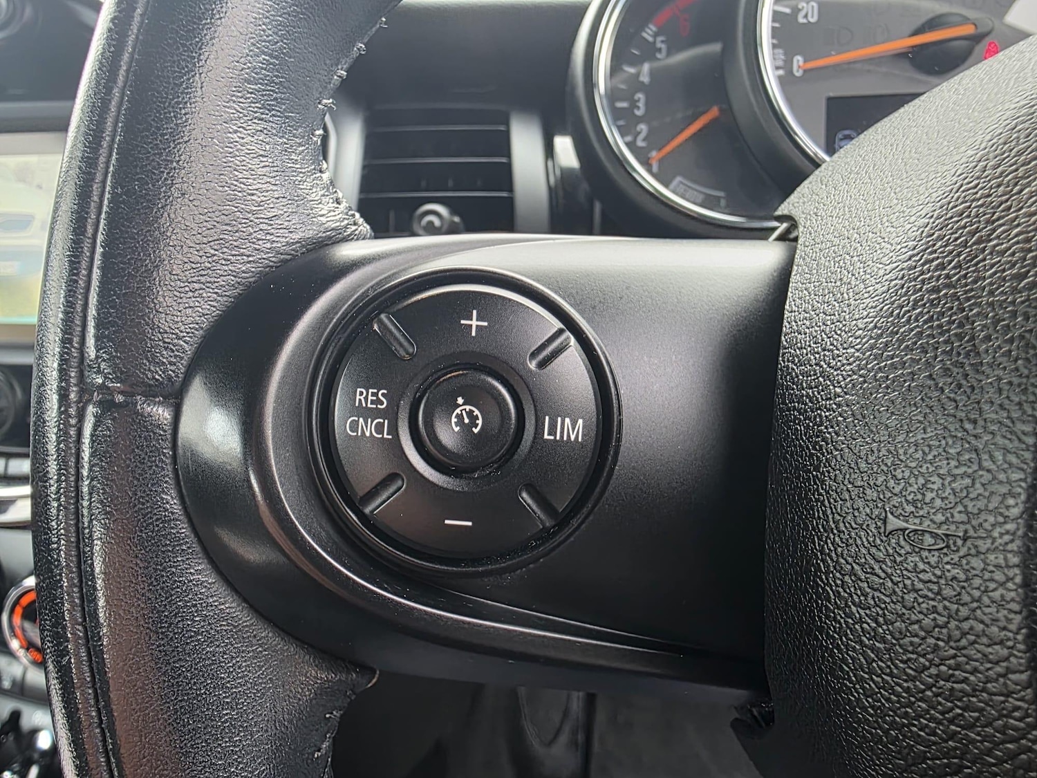 Used MINI Convertible 2016 for sale - 76995251: Photo 27