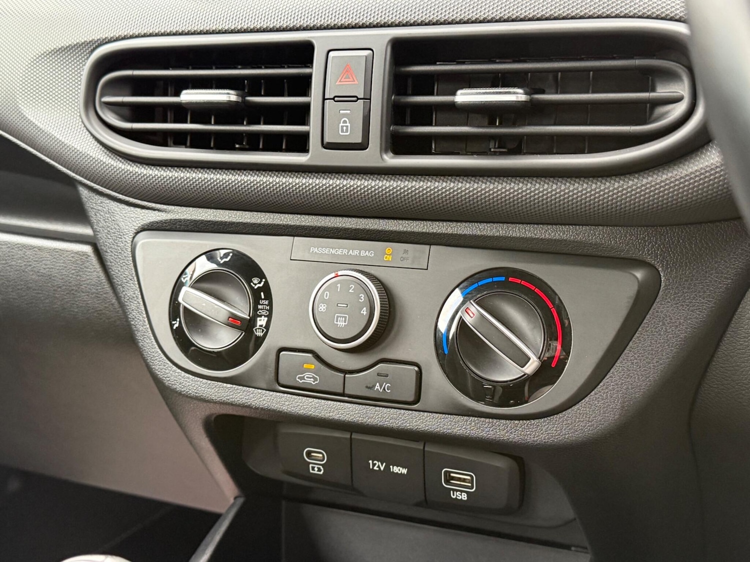 Used Hyundai i10 2023 for sale - 76771897: Photo 24