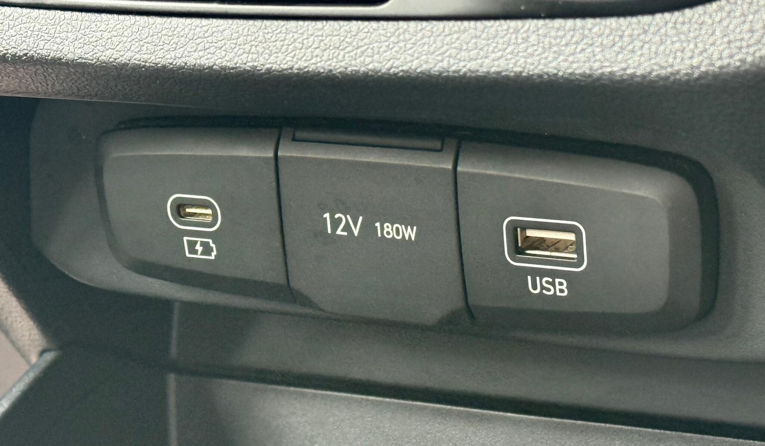 Used Hyundai i10 2023 for sale - 76771897: Photo 25