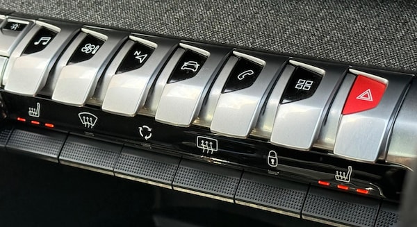 Used Peugeot 3008 2018 for sale - 74909518: Photo 30