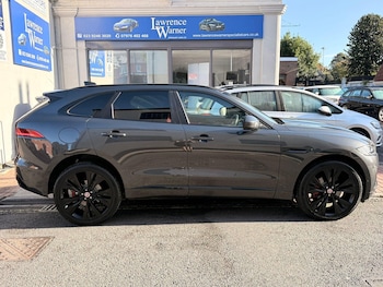 Used Jaguar F-Pace 2016 for sale - 75769338: Photo