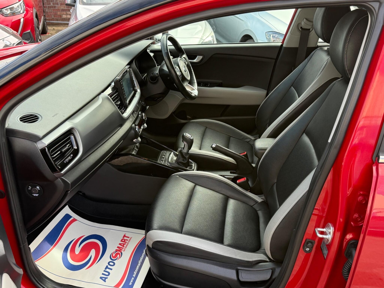 Used Kia Stonic 2018 for sale - 76572070: Photo 13