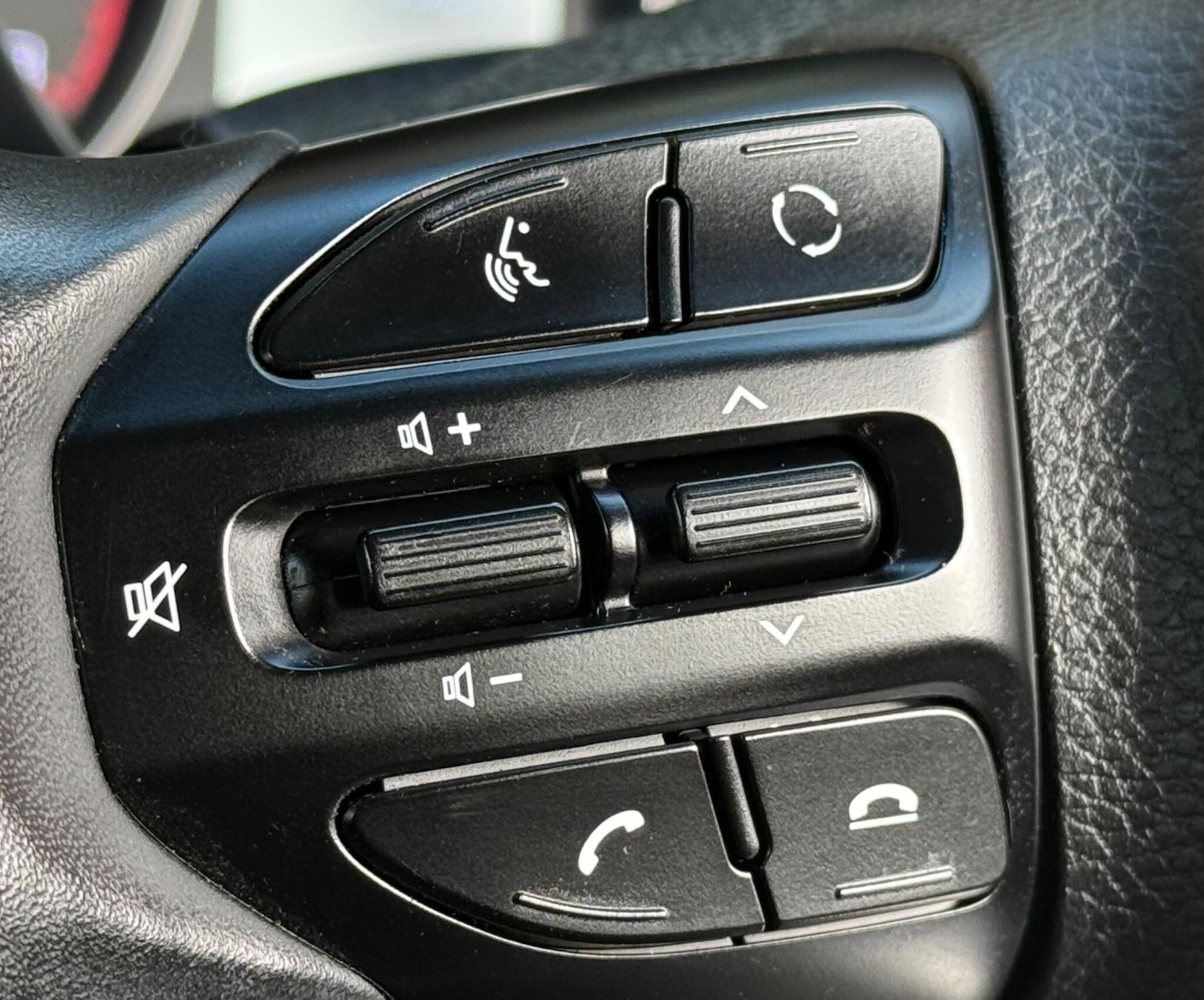 Used Kia Stonic 2018 for sale - 76572070: Photo 26