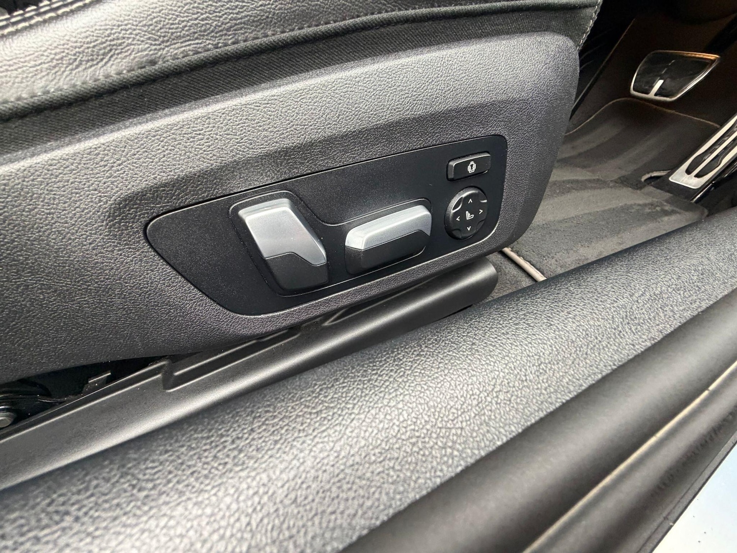 Used BMW 8 Series 2019 for sale - 77597702: Photo 30