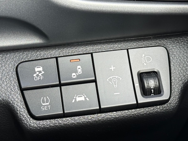 Used Kia Stonic 2018 for sale - 76020472: Photo 28