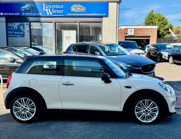 Used MINI Hatch 2018 for sale - 76123111: Photo 1