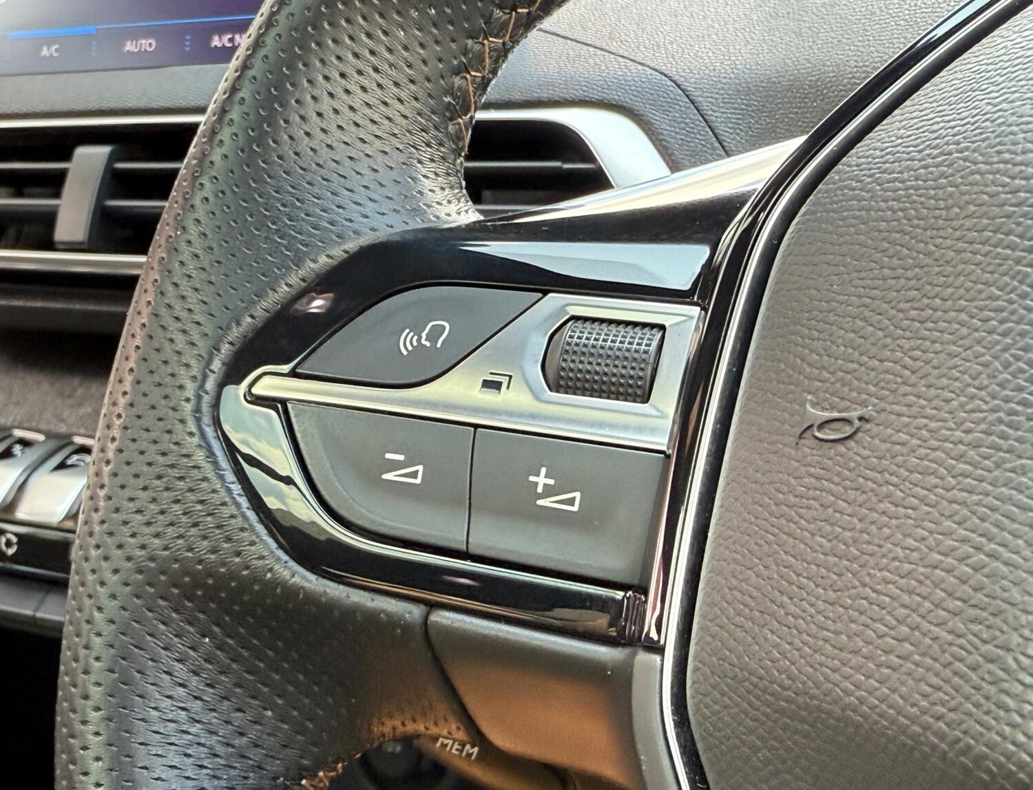 Used Peugeot 3008 2018 for sale - 76573464: Photo 28