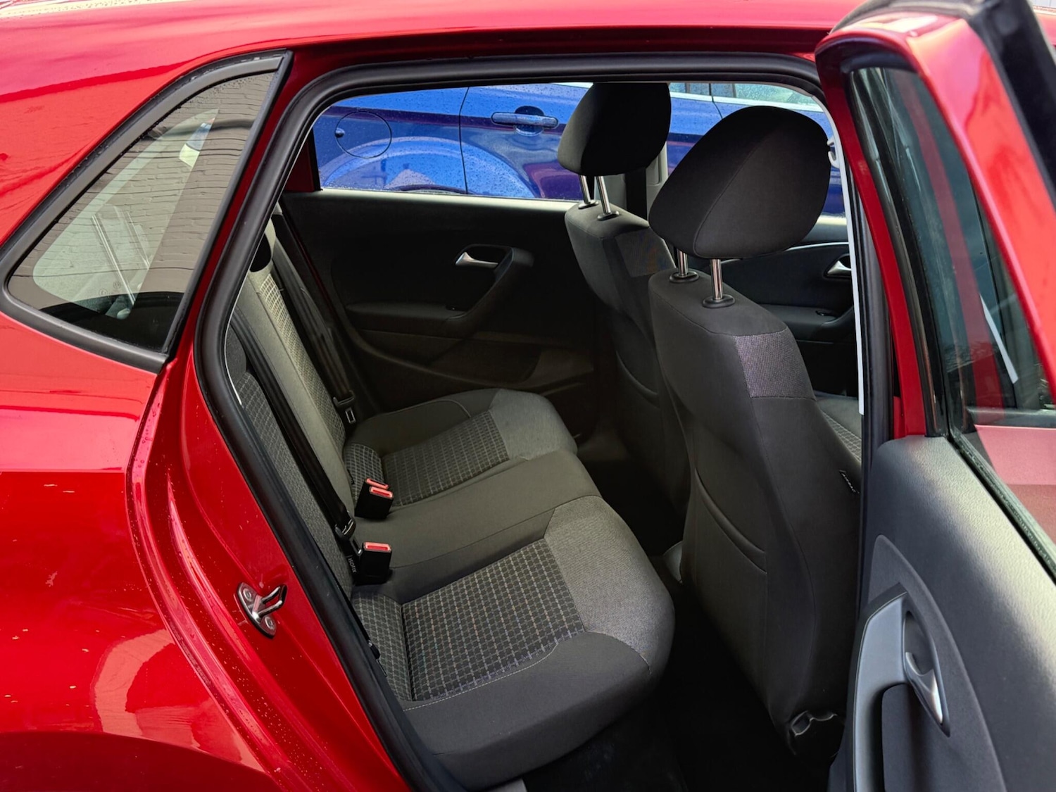 Used Volkswagen Polo 2015 for sale - 76742467: Photo 11