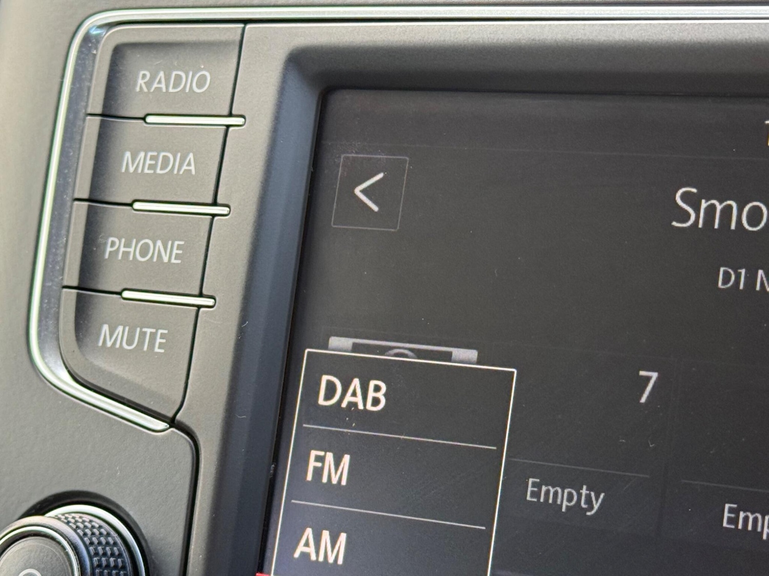 Used Volkswagen Polo 2015 for sale - 76742467: Photo 14