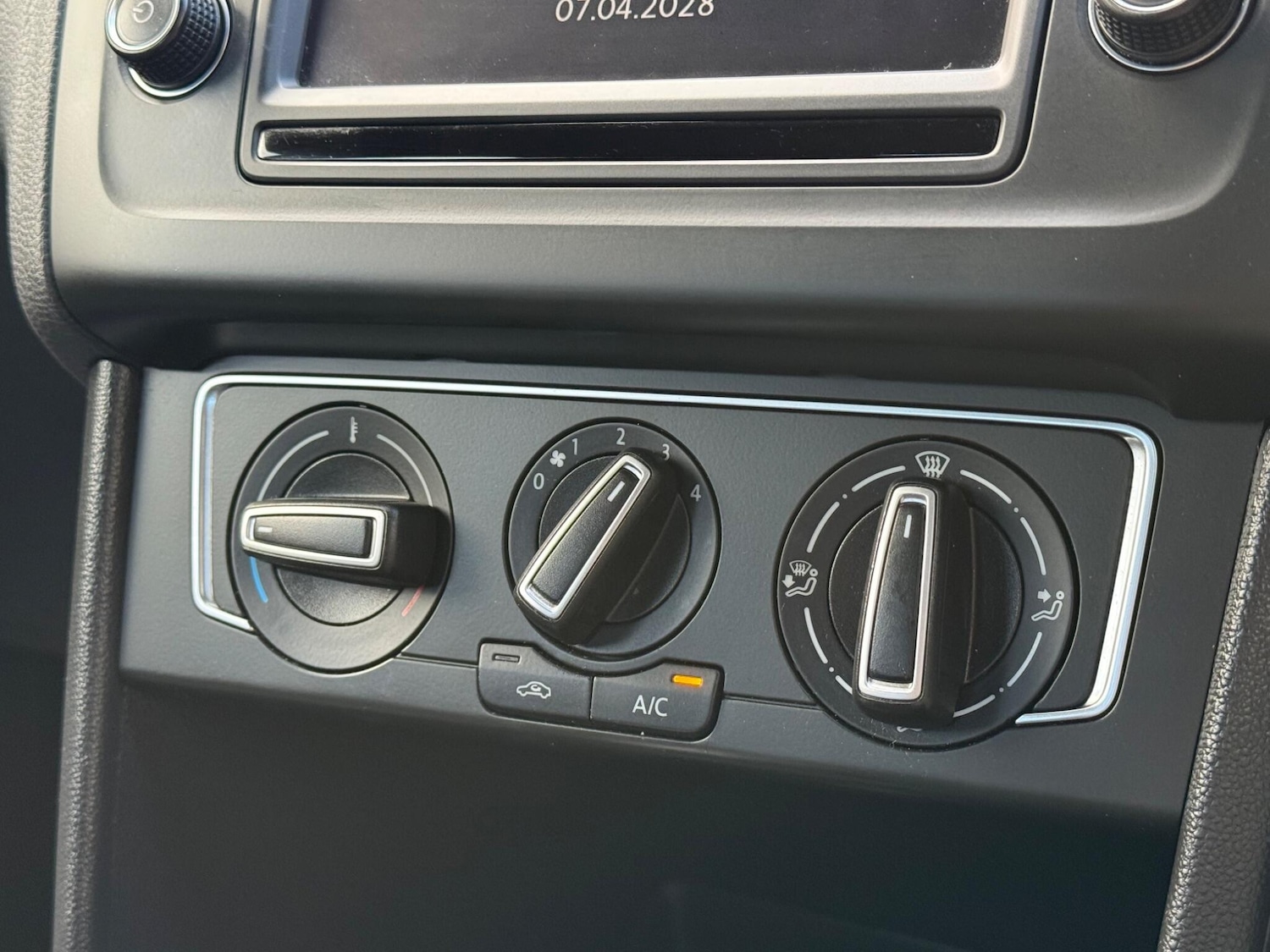 Used Volkswagen Polo 2015 for sale - 76742467: Photo 15