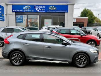 Used Volvo V40 Cross Country 2016 for sale - 79712639: Photo