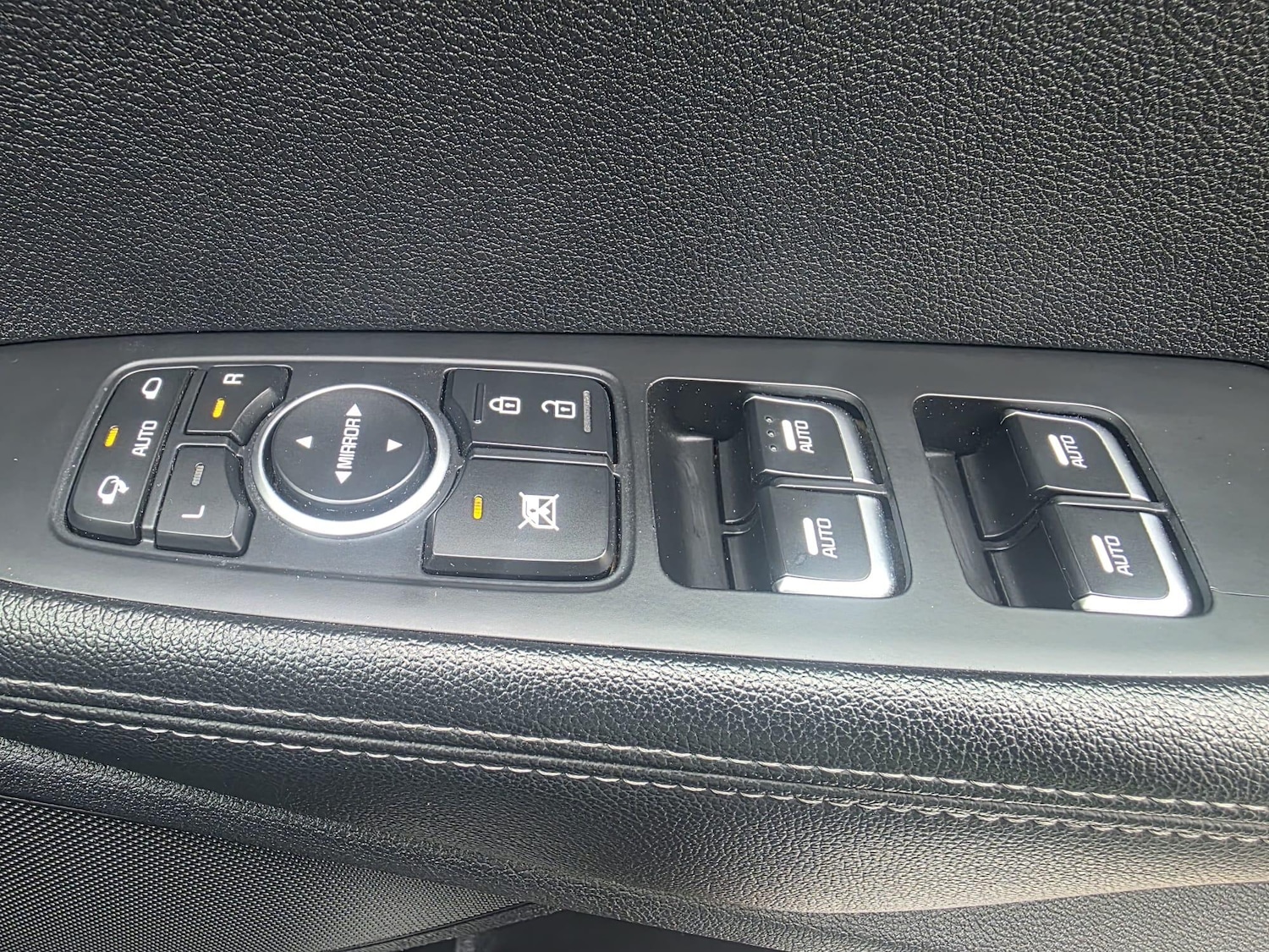 Used Kia Sorento 2015 for sale - 75965904: Photo 35